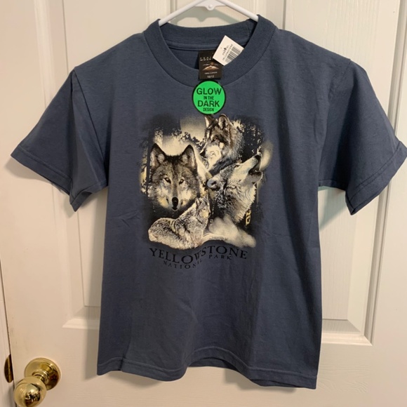 Wolves "Glow in the Dark" T-Shirt From Prairie Mountain Youth Size 10/12 - Picture 1 of 5